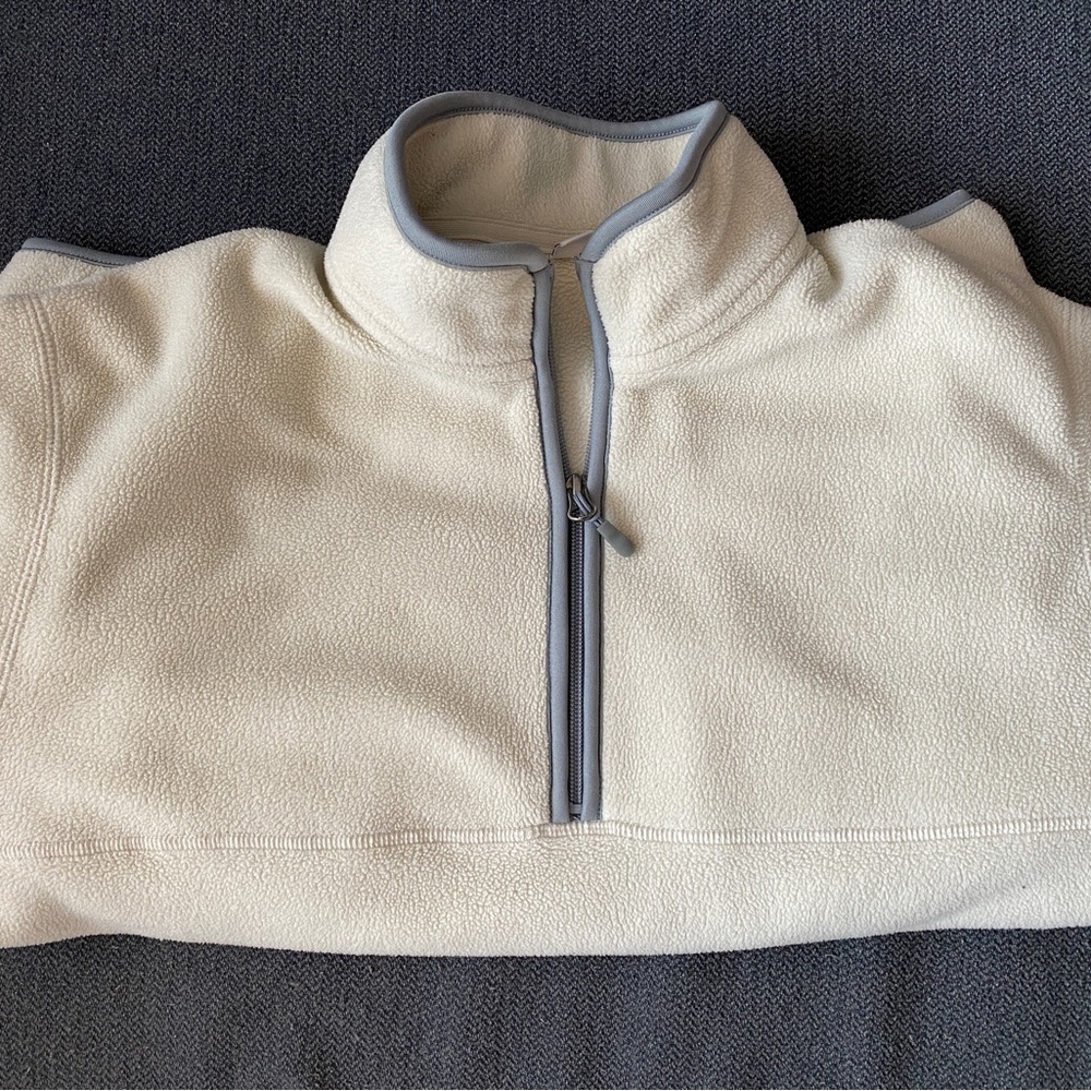 Uniqlo men’s quarter-zip white sweater